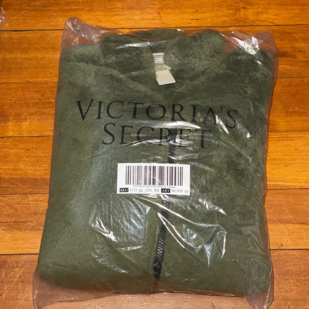 New VS PINK Teddy Full Zip Vintage Green - Picture 4 of 8